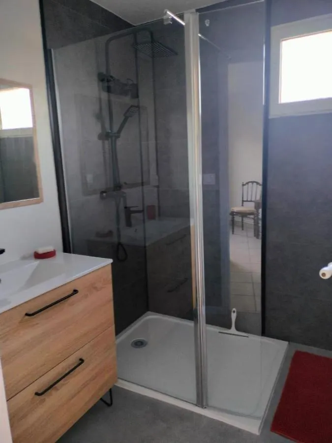 Holiday home Gite Au Gre Du Vent - 12 Personnes - Calme, Nature Et Confort La Goutelle France